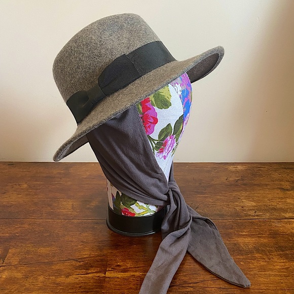 Grey Fedora w/ Attached Scarf - Picture 1 of 4